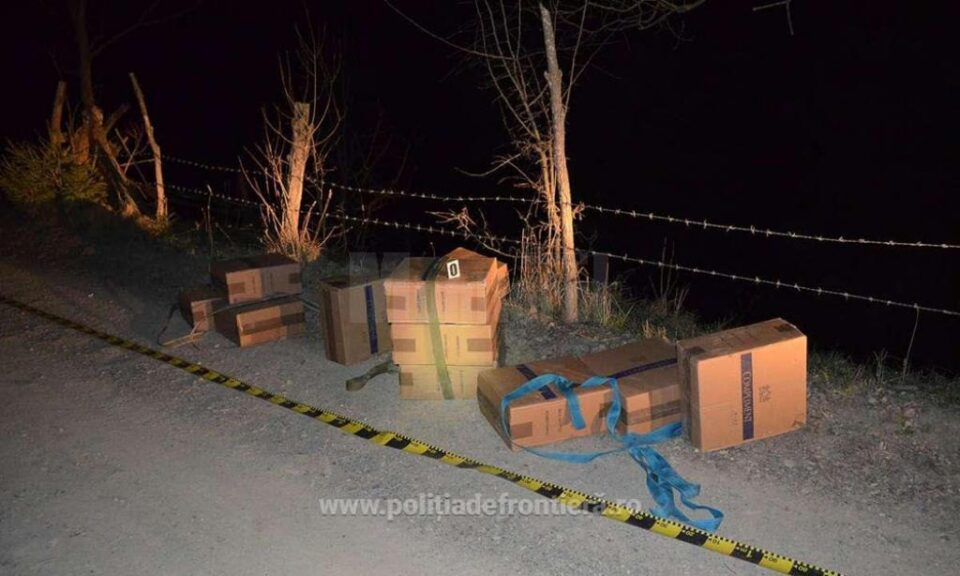 Focuri de armă și țigări de contrabandă de 120.000 de euro capturate în weekend