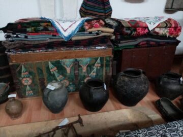 Colecție etnografică impresionantă, la Clubul Copiilor Fălticeni