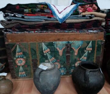 Colecție etnografică impresionantă, la Clubul Copiilor Fălticeni
