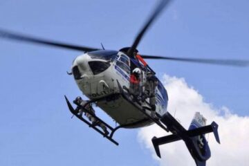 Un elicopter acționează în Suceava, în cadrul unei acțiuni care urmărește tăierile ilegale de pădure