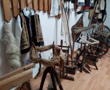 Colecție etnografică impresionantă, la Clubul Copiilor Fălticeni