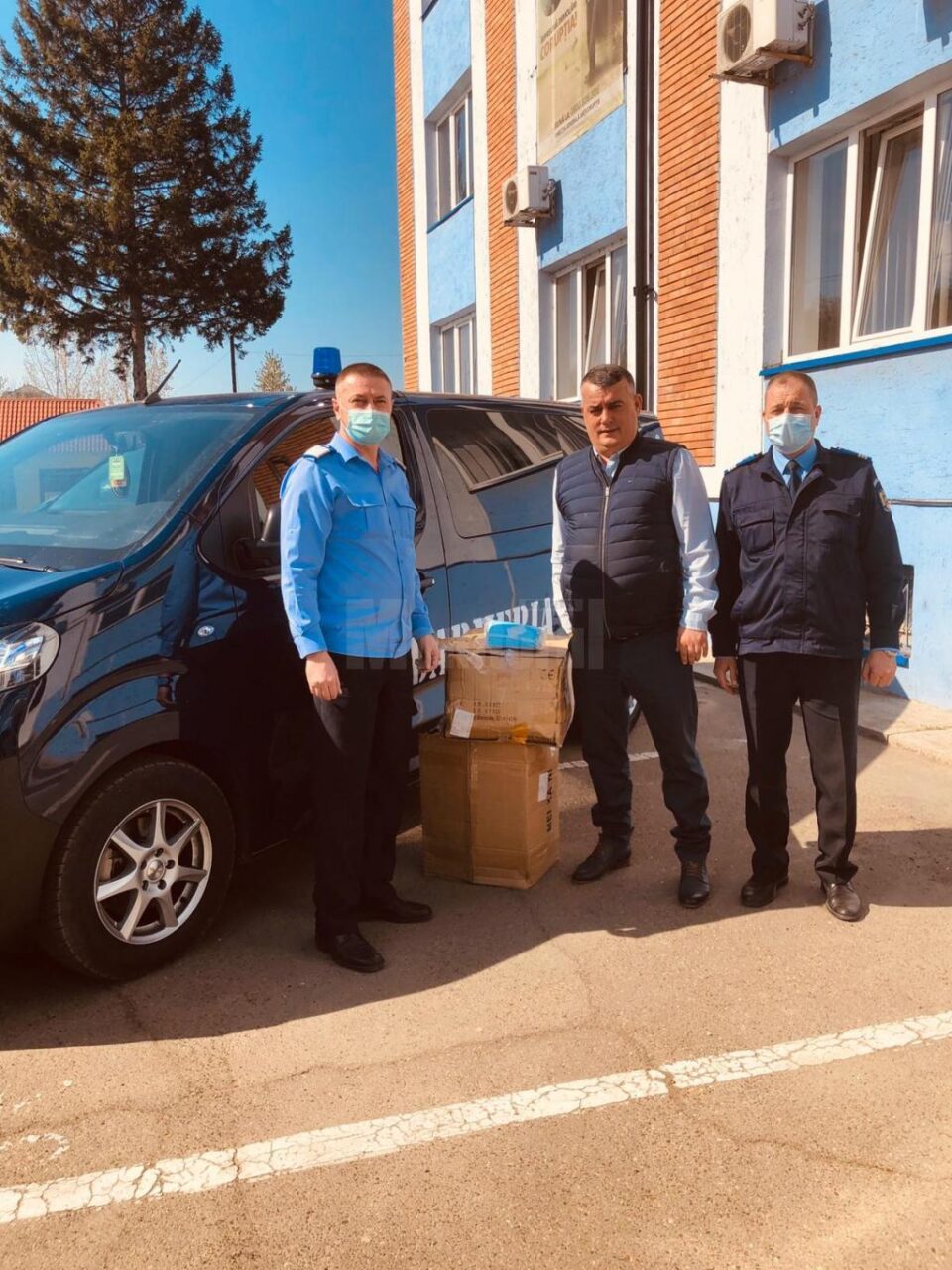 5.000 de măști chirurgicale donate Jandarmeriei Suceava de Asociația Transportatorilor de Mărfuri Bucovina