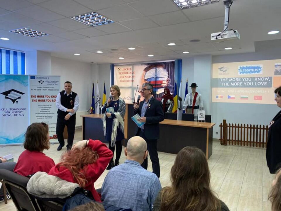 Oaspeți din Bulgaria și Cehia, la liceul din Vicovu de Sus, în cadrul unui proiect Erasmus +