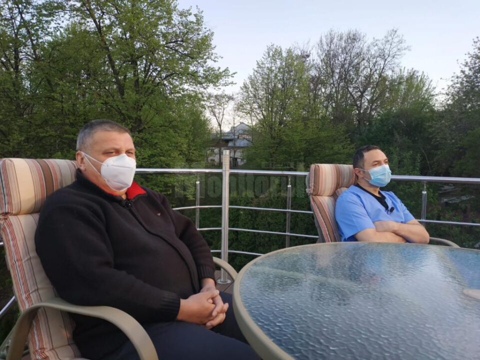 Generalul maior în rezervă Ionel Oprea și colonelul medic Daniel Derioiu