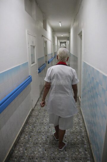 Doctorița care a tratat sute de mii de copii, din trei generații, se retrage din activitate