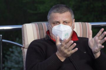 Secretar de stat și coordonatorul medical al Spitalului Județean Suceava, generalul Ionel Oprea