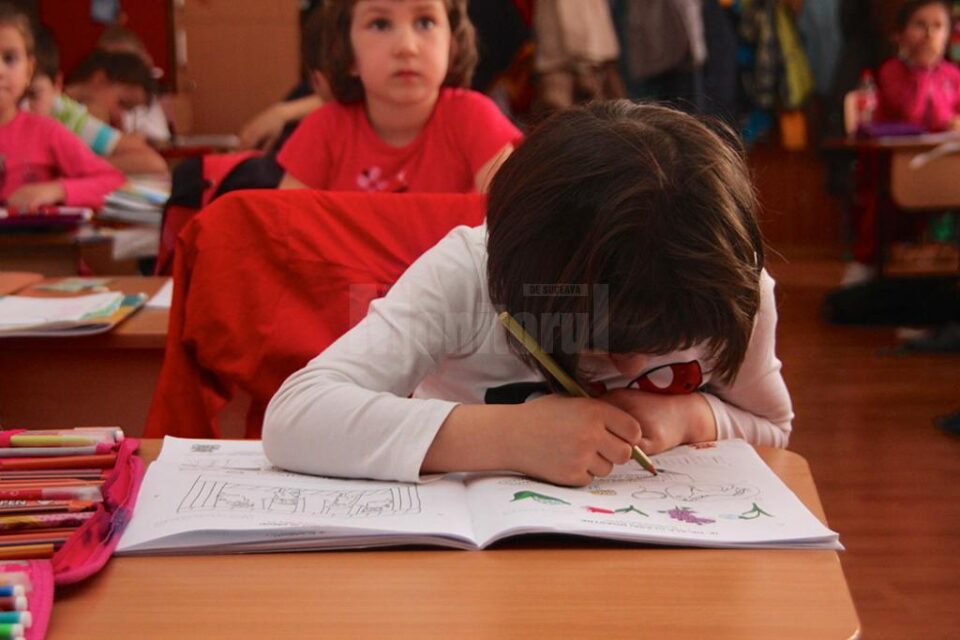 Înscrierile la clasa pregătitoare și grădiniță se mută în online