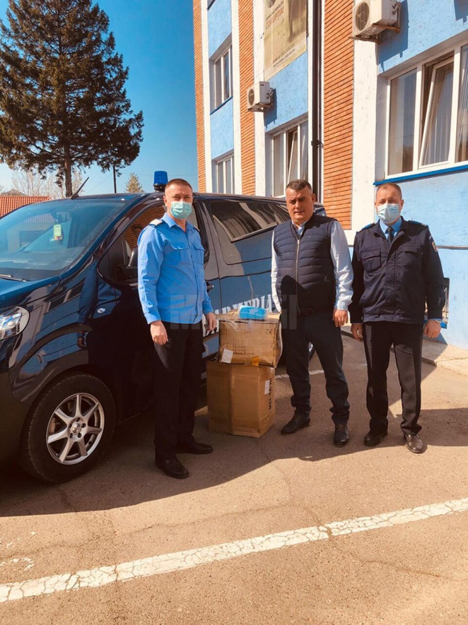 5.000 de măști chirurgicale donate Jandarmeriei Suceava de Asociația Transportatorilor de Mărfuri Bucovina