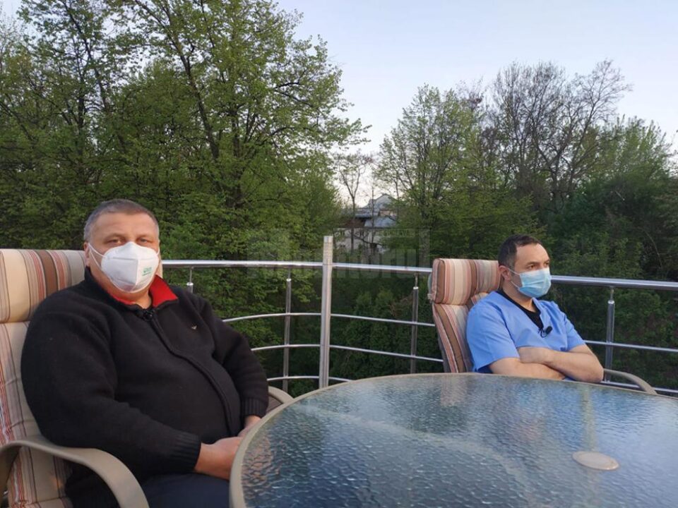 Generalul maior în rezervă Ionel Oprea și colonelul doctor Daniel Derioiu