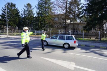 Polițiștii suceveni continuă să dea multe amenzi în baza ordonanțelor militare și avertizează că vor fi peste tot de 1 mai
