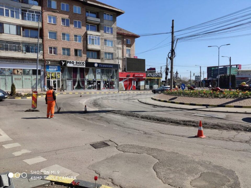 Lucrările de reparații la sensurile giratorii din municipiul Suceava