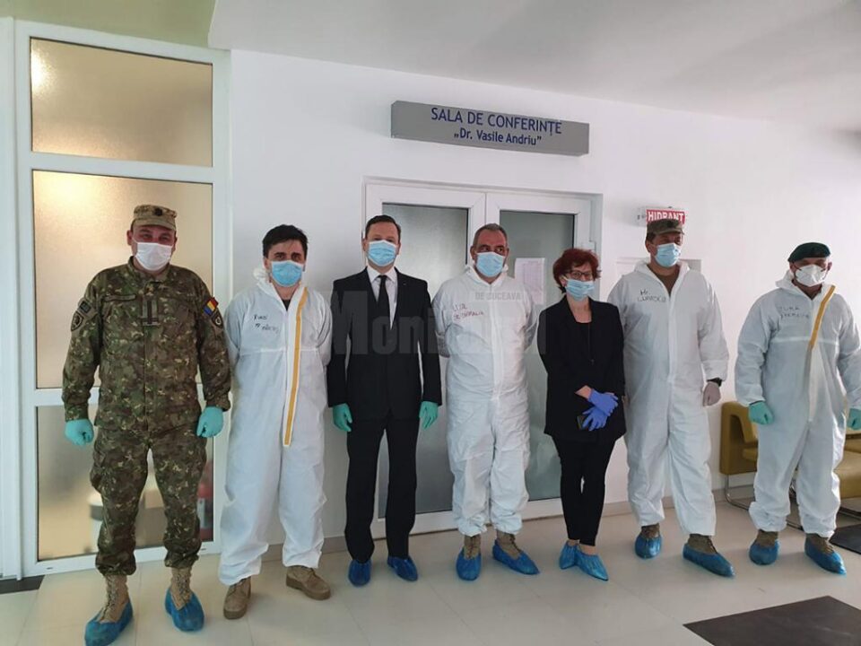 Prefectul de Suceava, Alexandru Moldovan, împreună cu toată conducerea Spitalului Județean Suceava Prefectul de Suceava, Alexandru Moldovan, împreună cu toată conducerea Spitalului Județean Suceava