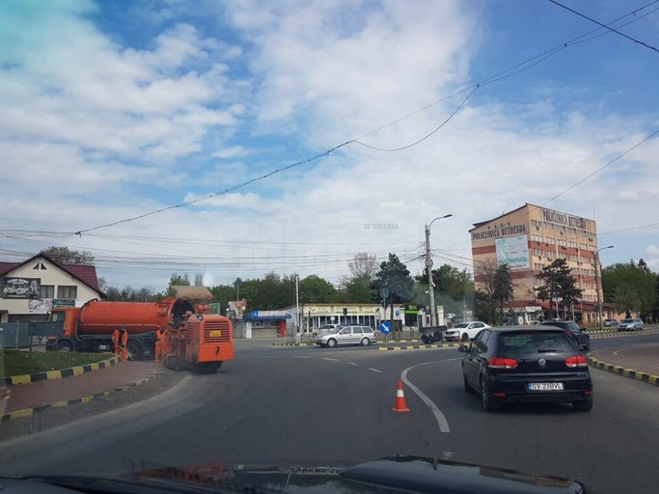 Lucrările de reparații la sensurile giratorii din municipiul Suceava