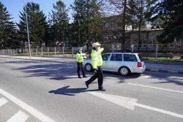 Polițiștii suceveni continuă să dea multe amenzi în baza ordonanțelor militare și avertizează că vor fi peste tot de 1 Mai