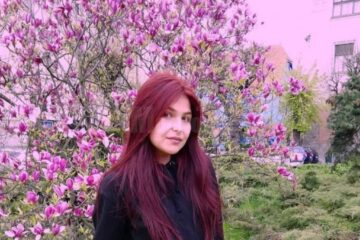 Raluca Țonea este elevă în clasa a XII-a la Colegiul de Arte „Ciprian Porumbescu”