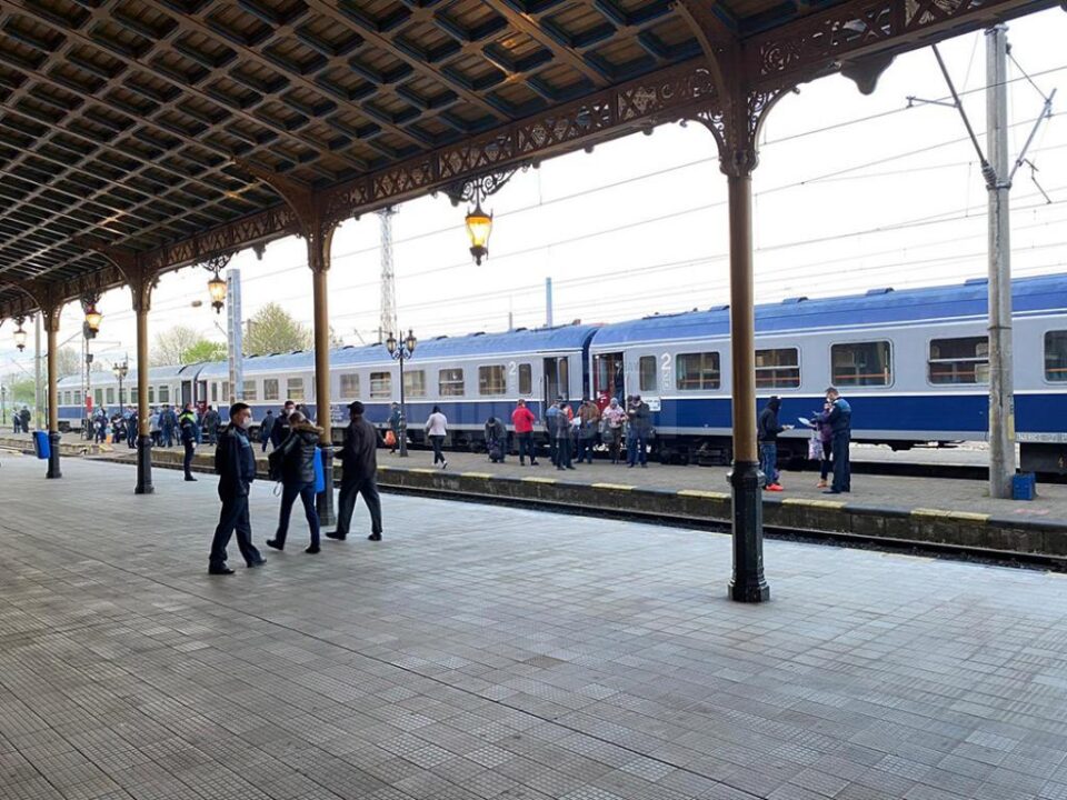 Razie cu peste 20 de polițiști în gările din Suceava pentru verificarea justificării deplasărilor