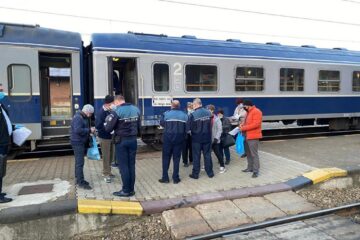 Razie cu peste 20 de polițiști în gările din Suceava pentru verificarea justificării deplasărilor