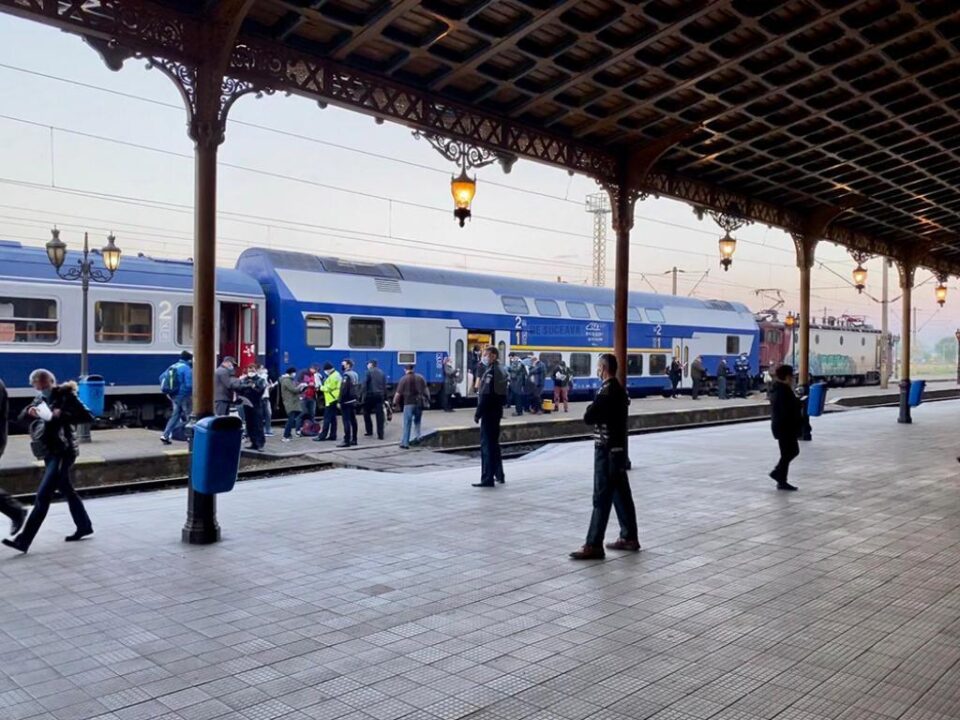 Razie cu peste 20 de polițiști în gările din Suceava pentru verificarea justificării deplasărilor