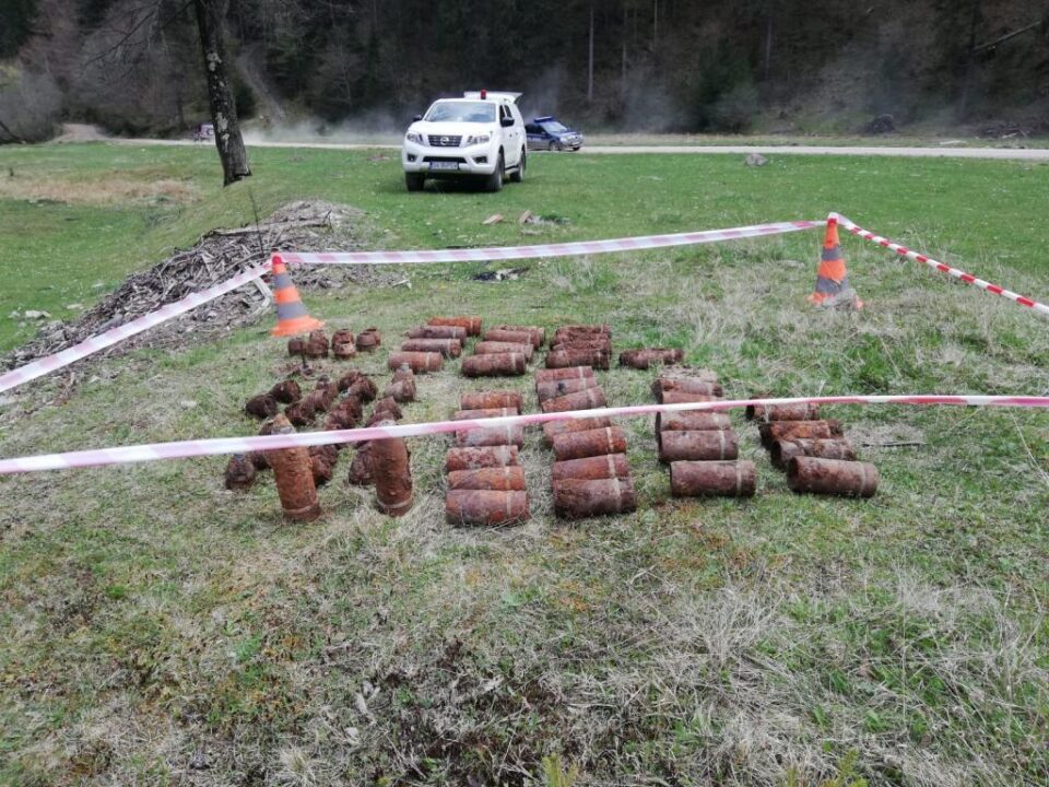 Cantitate mare de muniție germană, ridicată de pirotehniști din zona unei linii de front din Primul Război Mondial