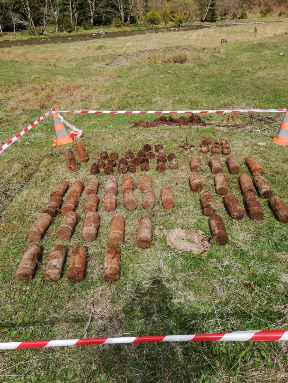 Cantitate mare de muniție germană, ridicată de pirotehniști din zona unei linii de front din Primul Război Mondial
