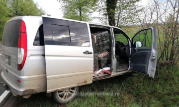 Țigări de contrabandă care au fost transportate cu drona