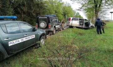Țigări de contrabandă care au fost transportate cu drona