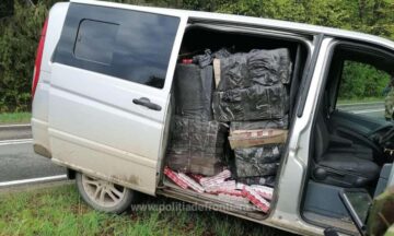 Țigări de contrabandă care au fost transportate cu drona