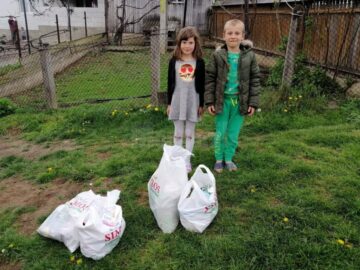 120 de familii nevoiașe din județ au primit alimente și produse de igienă din partea Fundației FARA
