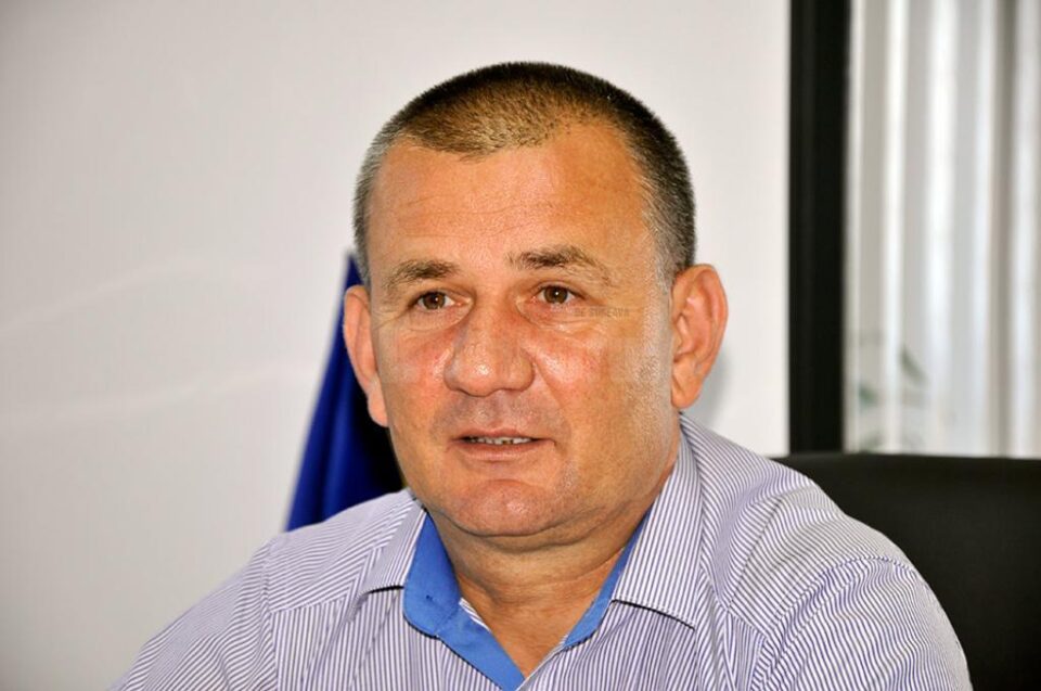 Primarul din Adâncata, Viorel Cucu