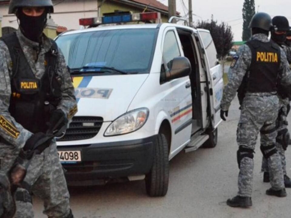 Patru romi, trimiși la judecată după ce au terorizat bătrâni: de la furturi s-a ajuns și la tâlhării în case Patru romi, trimiși la judecată după ce au terorizat bătrâni: de la furturi s-a ajuns și la tâlhării în case
