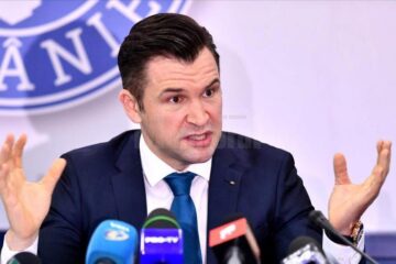 Ministrul Tineretului și Sportului a prezentat condițiile pe care trebuie să le îndeplinească cluburile care doresc reluarea pregatirilor. Foto Prosport.ro Ministrul Tineretului și Sportului a prezentat condițiile pe care trebuie să le îndeplinească cluburile care doresc reluarea pregatirilor. Foto Prosport.ro