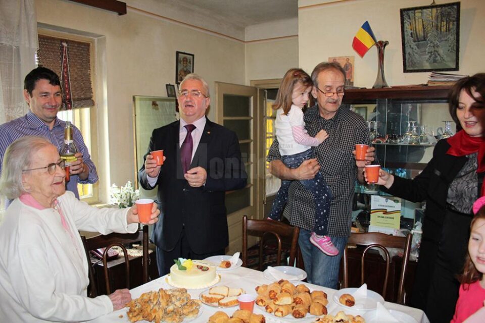 Cel mai vârstnic sucevean, felicitat de primarul Ion Lungu, la împlinirea a 103 ani
