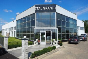 Sediul firmei Ital Graniti la intrarea în Rădăuți, lângă Podul Vladichii