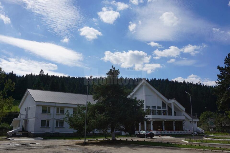 Angajații centrelor rezidențiale aflate câte 14 zile în izolare își vor primi integral salariile