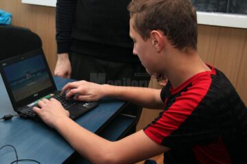 Tablete sau laptopuri, în schimbul programului „Lapte și corn”