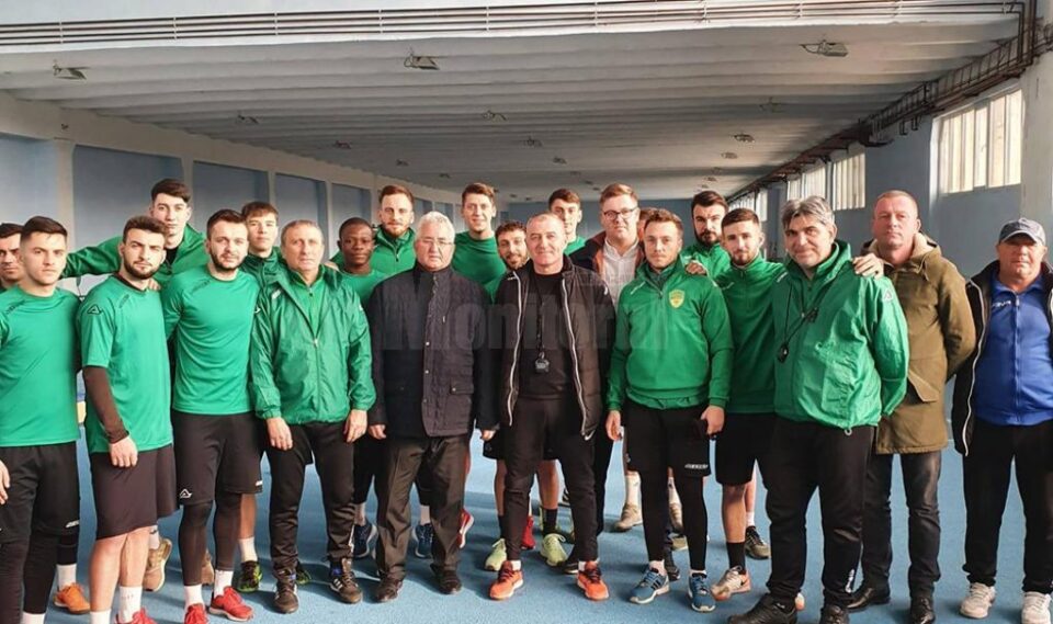 Ion Lungu i-a vizitat pe fotbaliștii Forestei în iarnă, în timpul pregătirilor pentru retur Ion Lungu i-a vizitat pe fotbaliștii Forestei în iarnă, în timpul pregătirilor pentru retur