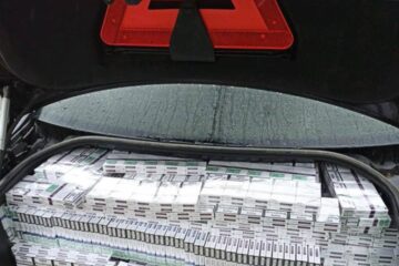 Transport de țigări de aproape 80.000 de lei, oprit după o urmărire de 1,5 kilometri, la Sucevița