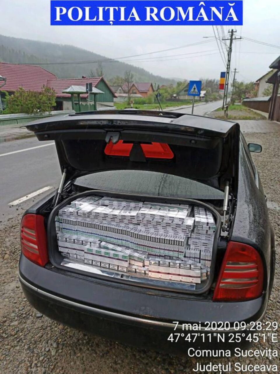 Transport de țigări de aproape 80.000 de lei, oprit după o urmărire de 1,5 kilometri, la Sucevița