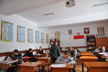 Elevii susțin, peste o luna, examenele naționale