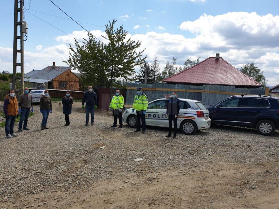 100 de pachete cu alimente au ajuns la familiile sărace din cătunul Tâmpoceni, satul Capu Codrului