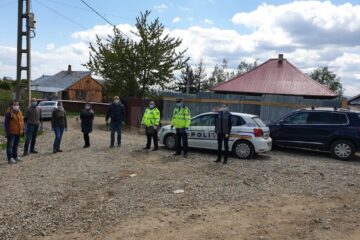 100 de pachete cu alimente au ajuns la familiile sărace din cătunul Tâmpoceni, satul Capu Codrului