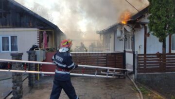 Incendiu la două case din cartierul Ițcani