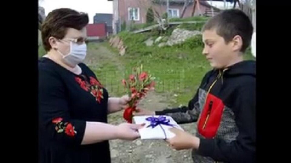 Peste 100 de cărți au ajuns la elevi din Moldovița, din partea Fundației Autonom