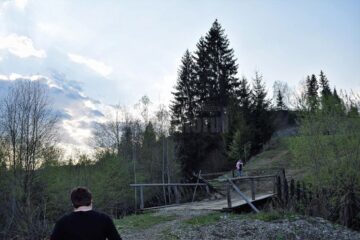 Peste 100 de cărți au ajuns la elevi din Moldovița, din partea Fundației Autonom