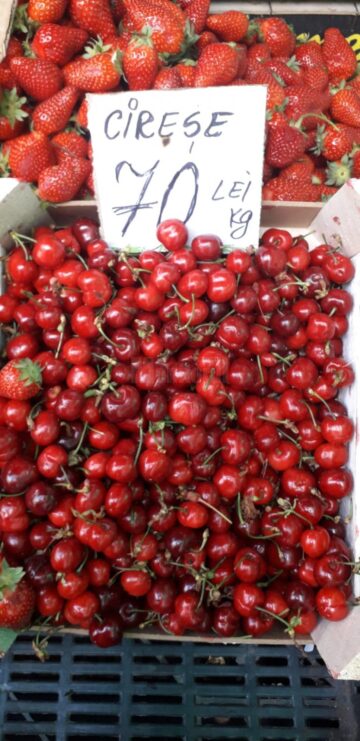 A înnebunit lumea: cireșe la 70 lei/kg