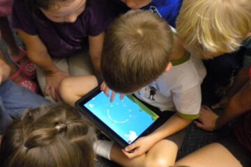 Aproape 800 de tablete vor fi cumpărate de Primăria Suceava, pentru elevi - sursa foto Playtech.ro