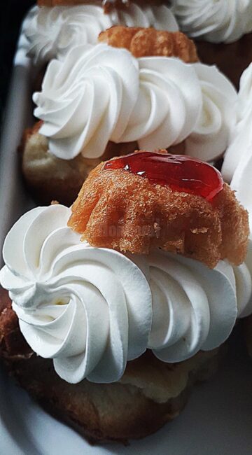 Pâine, plăcinte, colaci, prăjituri, torturi și alte bunătăți de la Mopan, livrate sucevenilor acasă