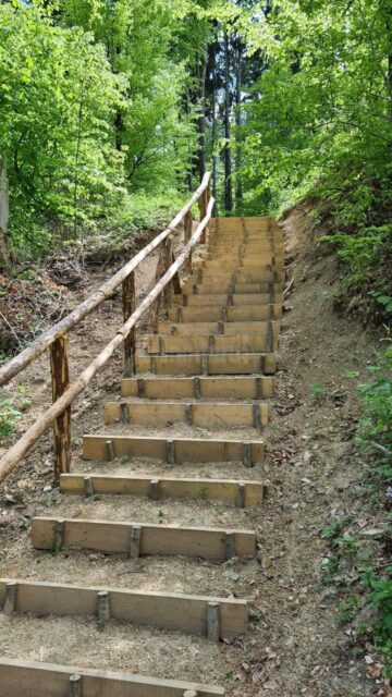 La Gura Humorului se finalizează amenajarea a două trasee turistice și a unui spectaculos foișor de observare cu șase etaje