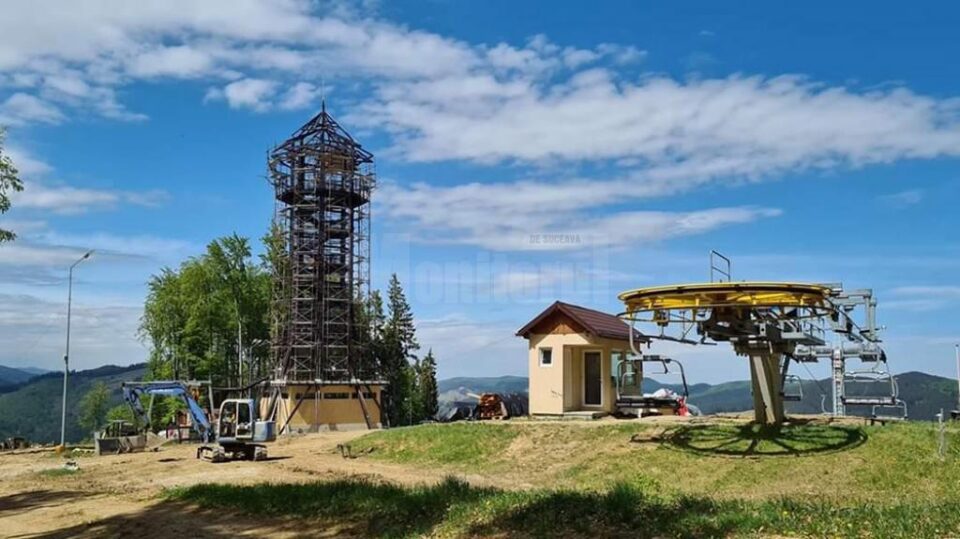 La Gura Humorului se finalizează amenajarea a două trasee turistice și a unui spectaculos foișor de observare cu șase etaje