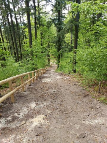 La Gura Humorului se finalizează amenajarea a două trasee turistice și a unui spectaculos foișor de observare cu șase etaje